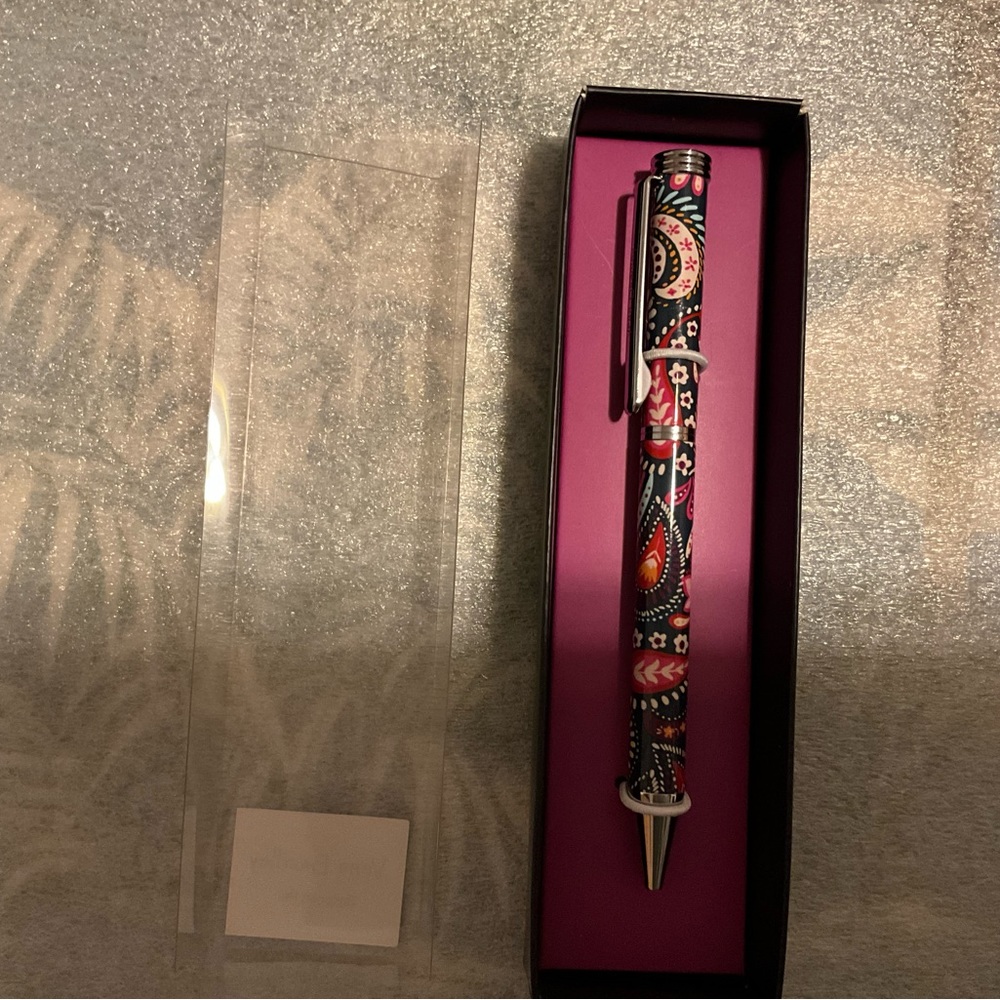 Vera Bradley ballpoint pen.